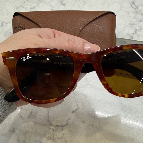 Ray-Ban Brown Tortoise Sunglasses with Case, Original Wayfarer “Vintage” - Picture 4 of 8